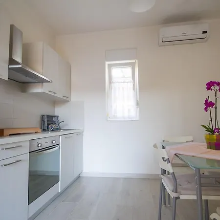 Krapljanov Apartamento Umag